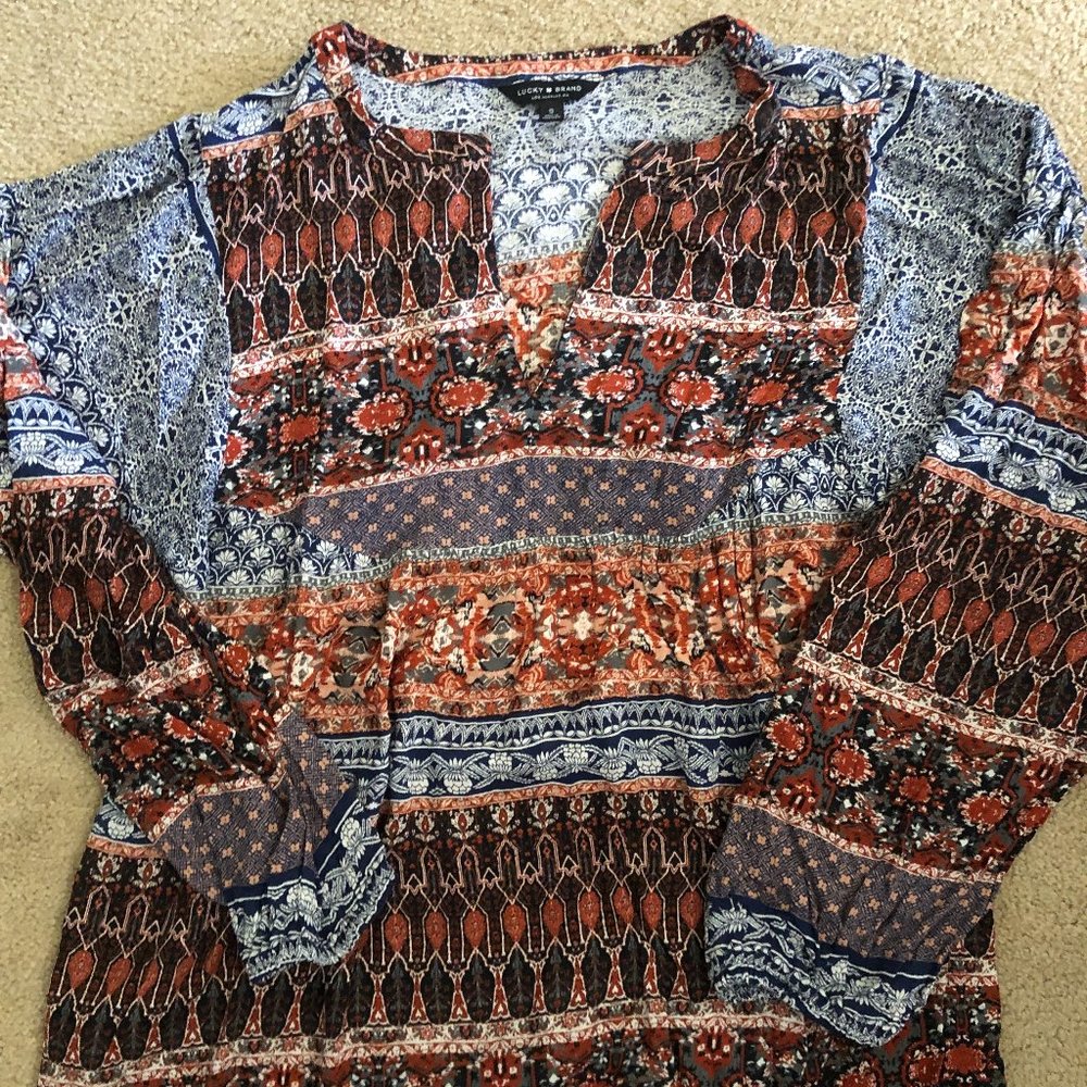 Boho flowy patterned blouse